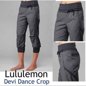 Lululemon Devi Dance Studio Crop Size 10